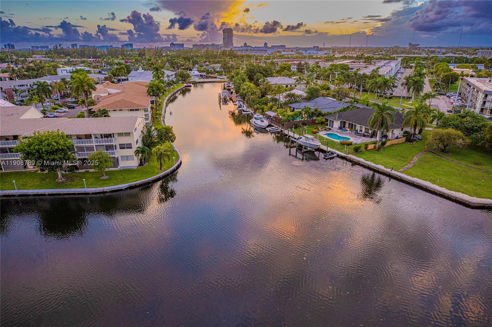 GOLDEN HORN CONDO - Residential