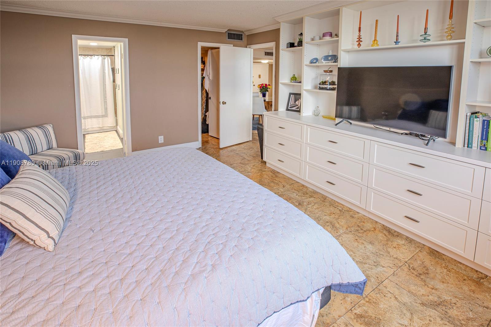 GOLDEN HORN CONDO - Residential