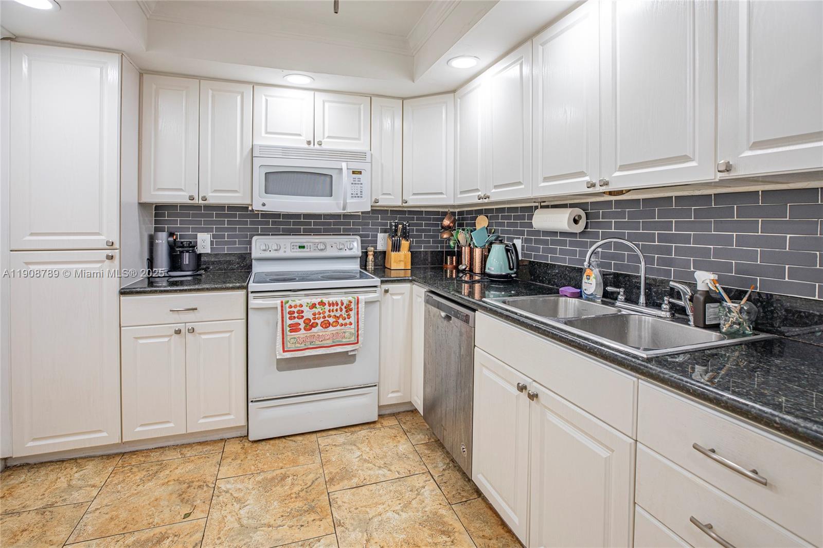 437 Golden Isles Dr 9B-C