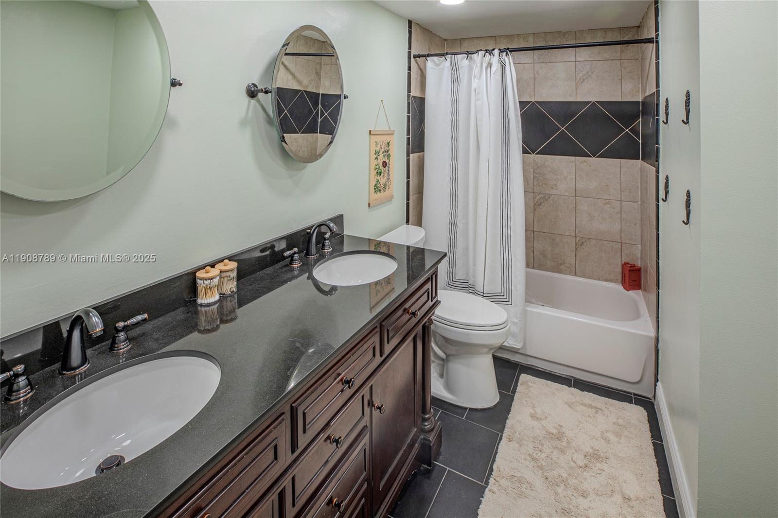 GOLDEN HORN CONDO - Residential