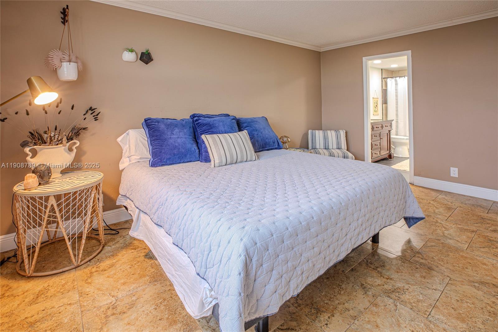 GOLDEN HORN CONDO - Residential