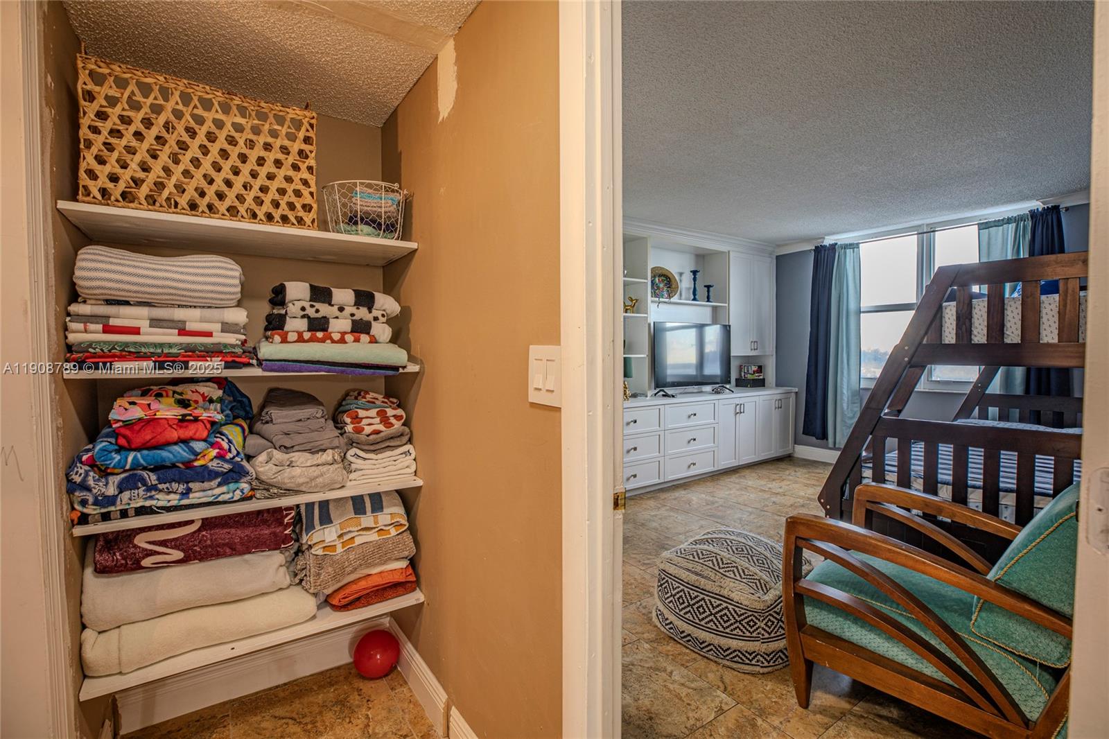 GOLDEN HORN CONDO - Residential