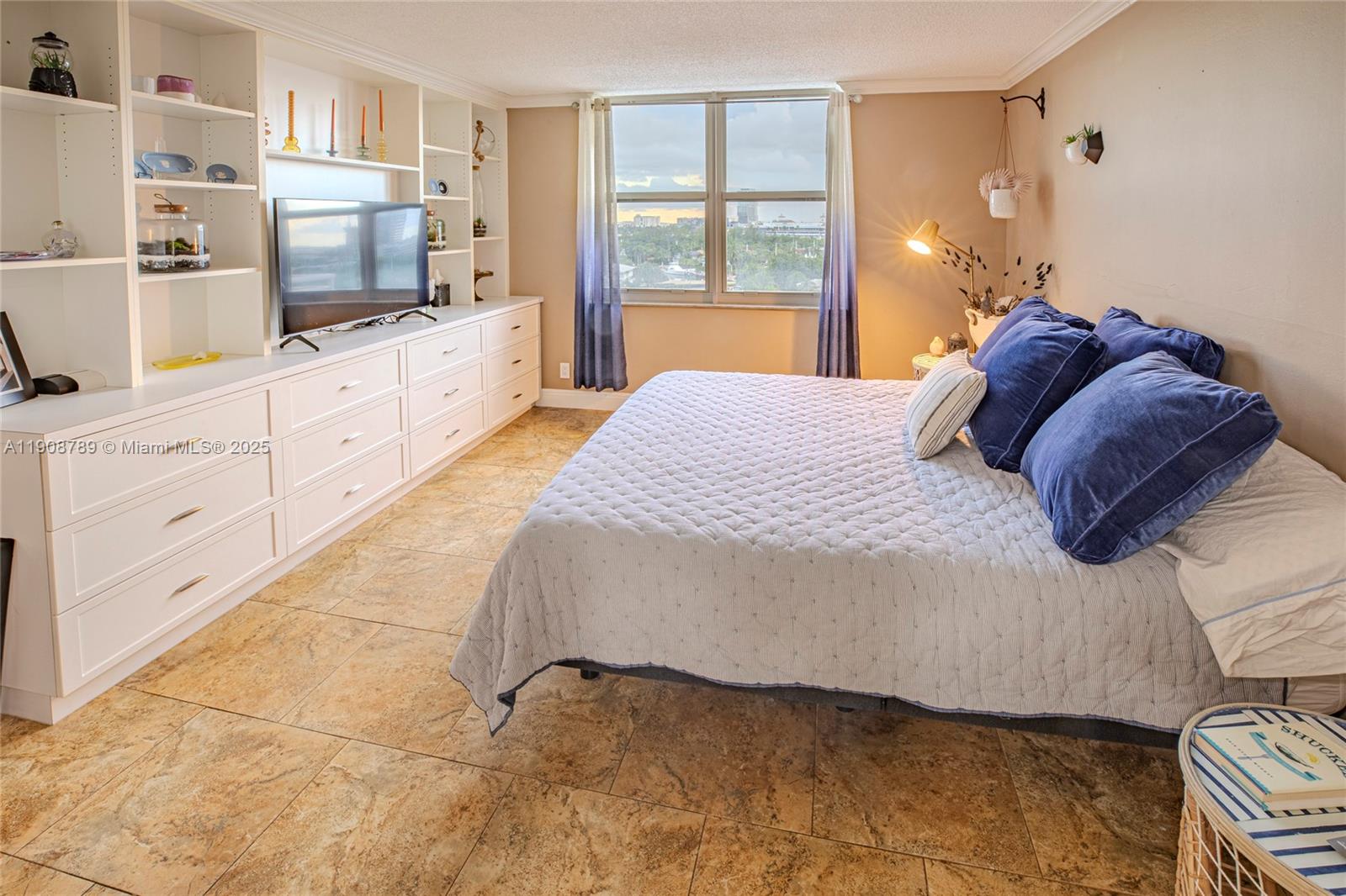 GOLDEN HORN CONDO - Residential