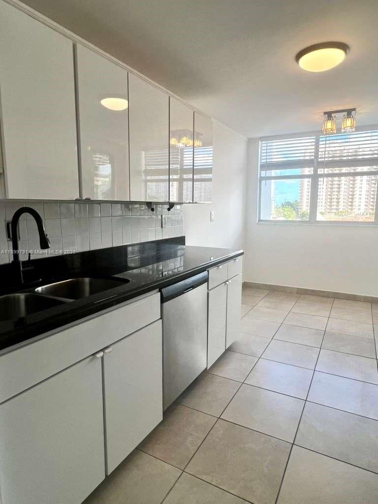 LAKE POINT TOWER CONDOMIN - Residential Lease