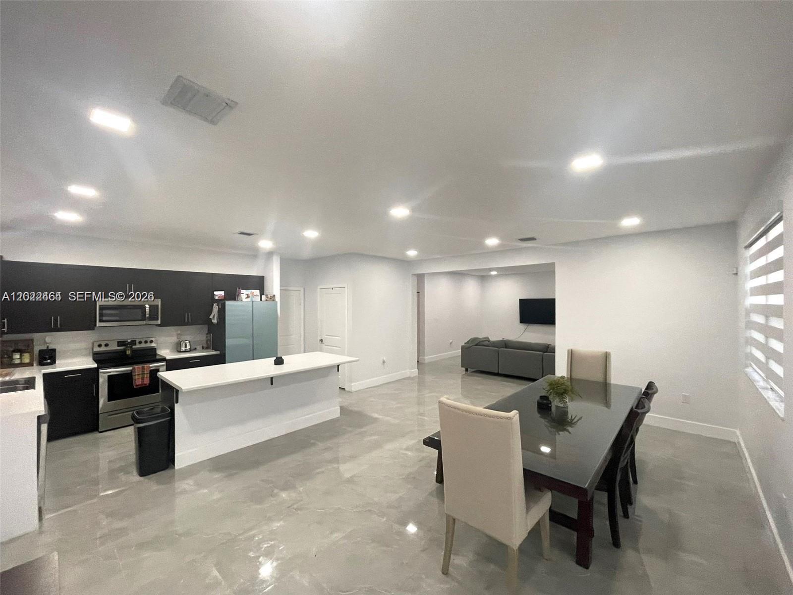 PINE ISLE - Residential