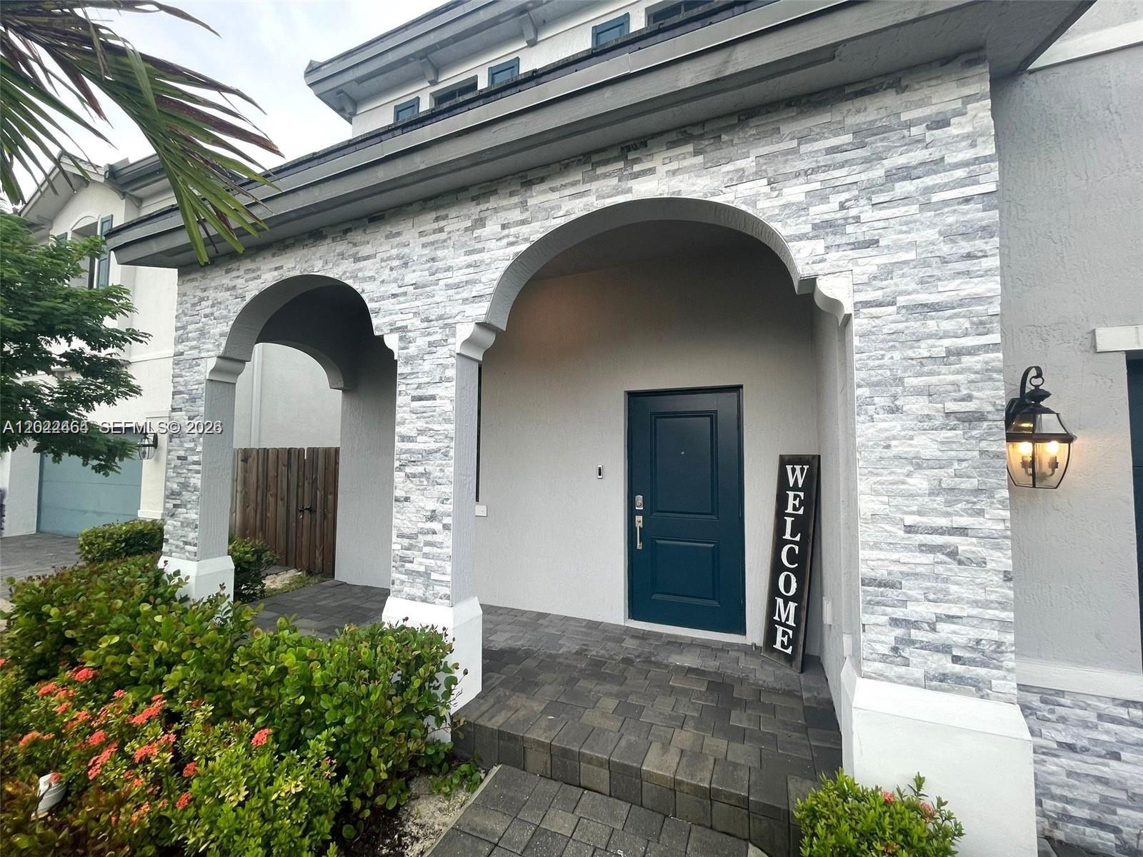 PINE ISLE - Residential