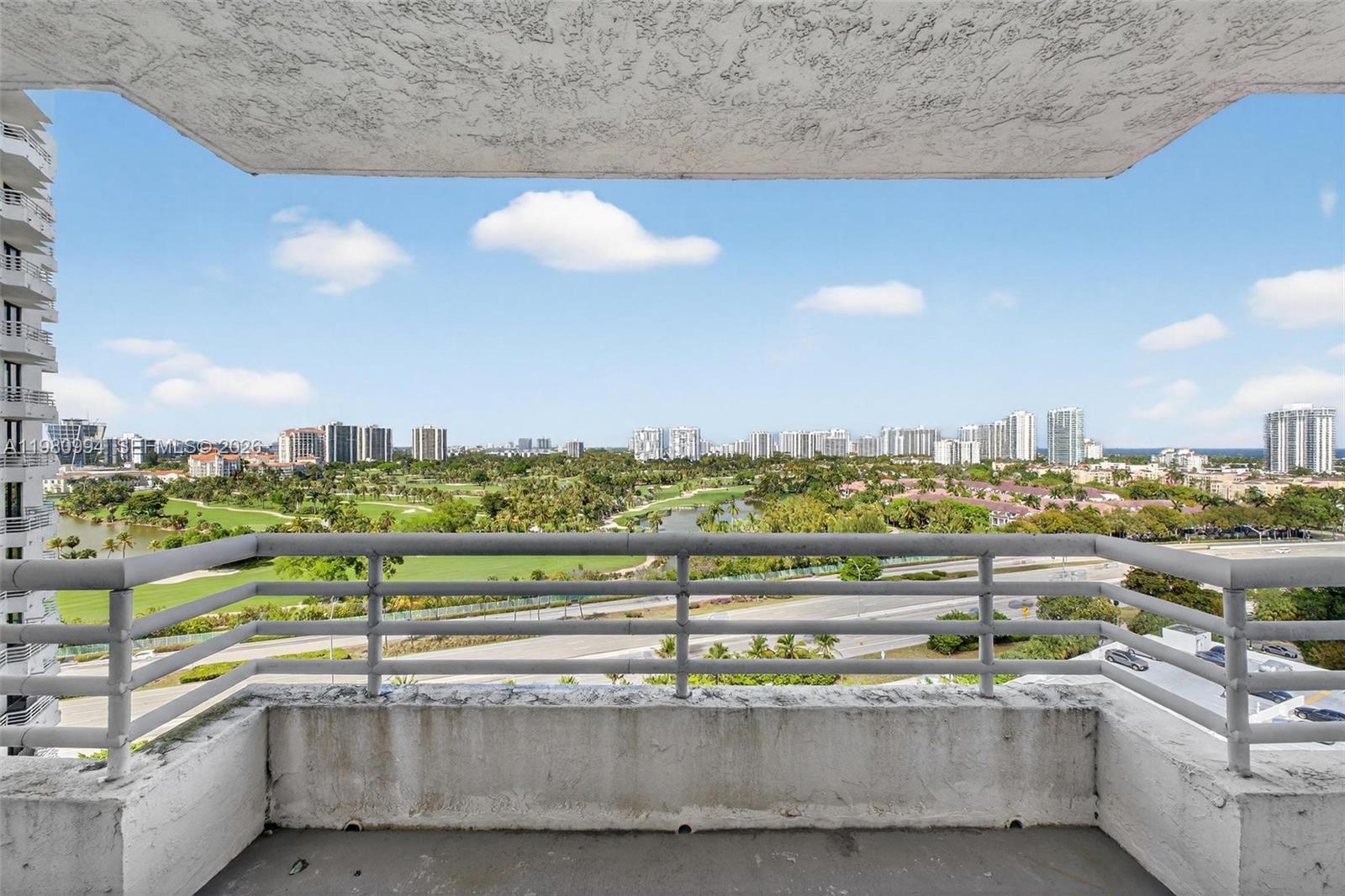 PARC CENTRAL AVENTURA EAS - Residential