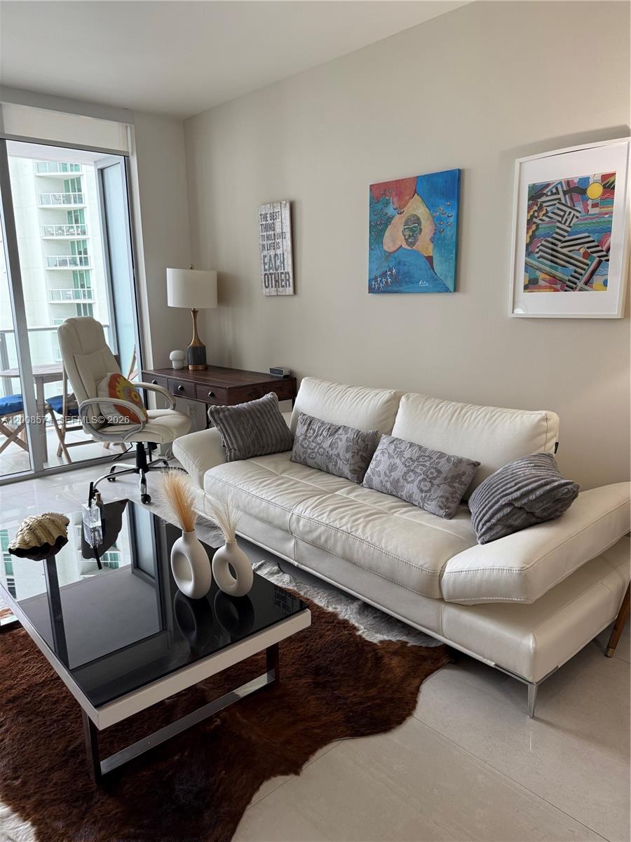 1300 Brickell Bay Dr 807