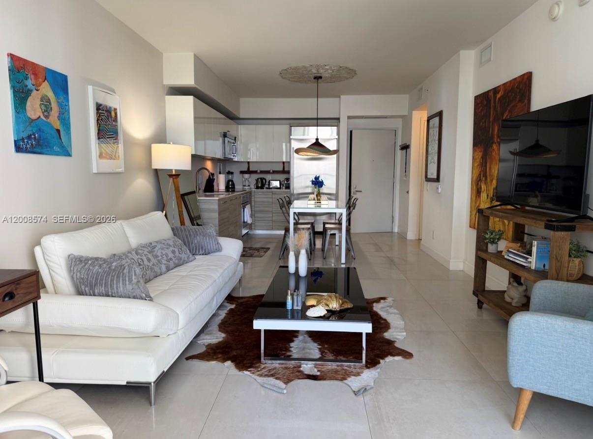 1300 Brickell Bay Dr 807