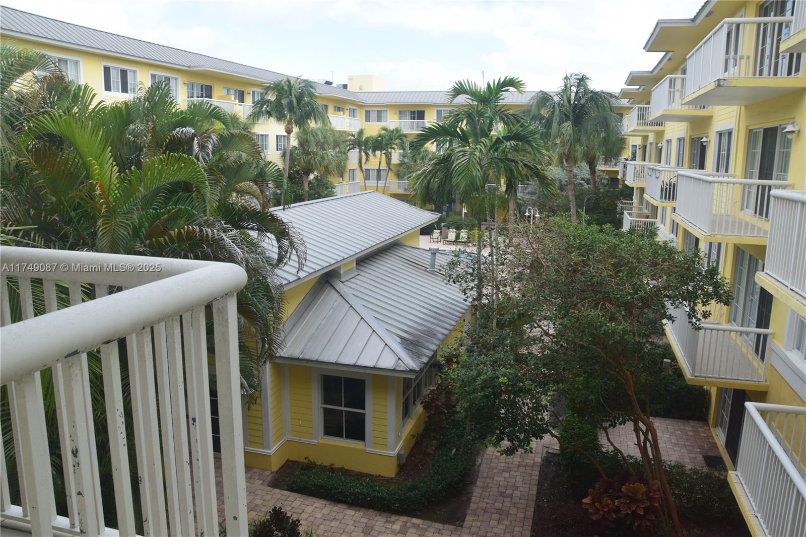 PINE CREST VILLAGE I AT - Residential