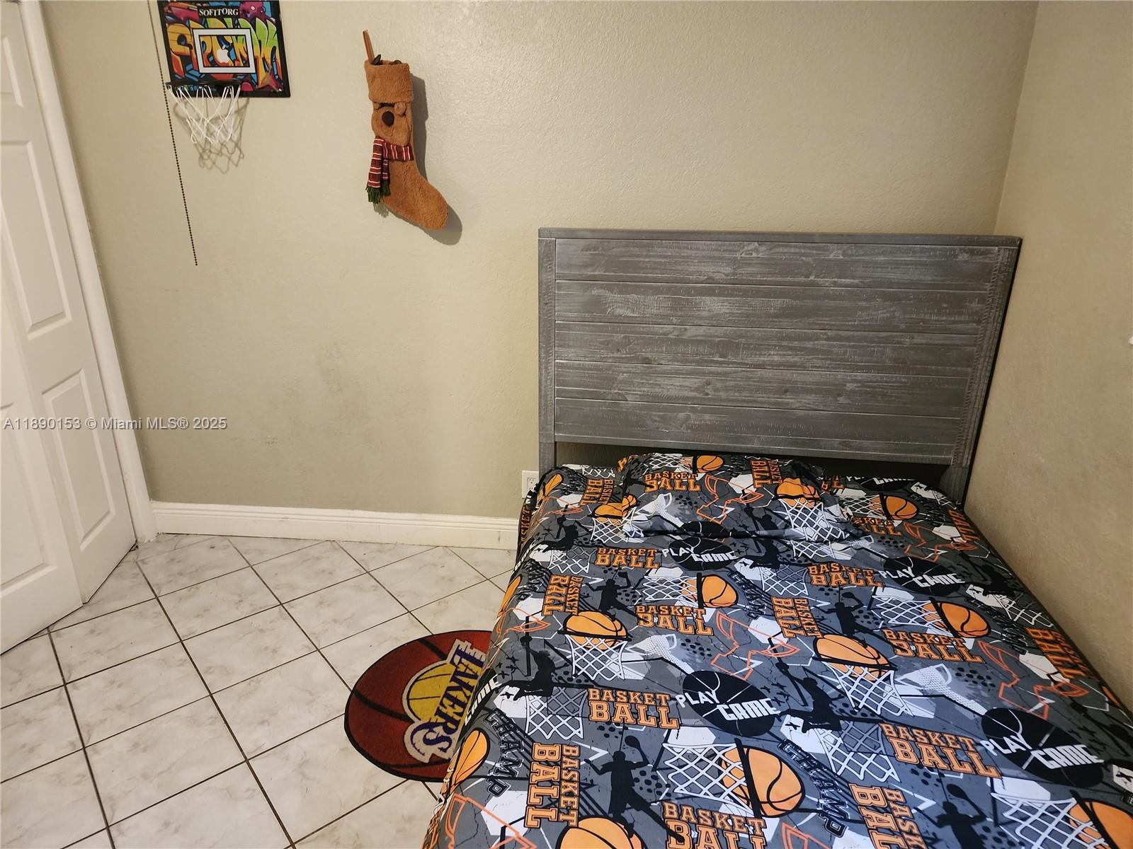 4361 NW 35th Ave, Lauderdale Lakes, FL, 33309/$515,000 4 4361 NW 35th Ave