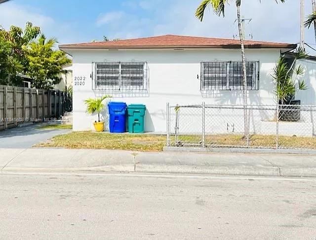 Beautifully remodeled 2/1 + den/office in the heart of Shenandoah. Minutes from Coral Gables, Coconut Grove & Brickell. Walking distance to trolley.