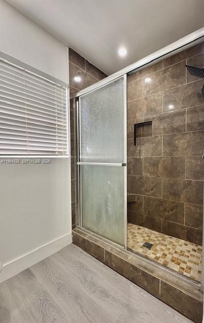 HOLLYWOOD LITTLE RANCHES - Residential Lease