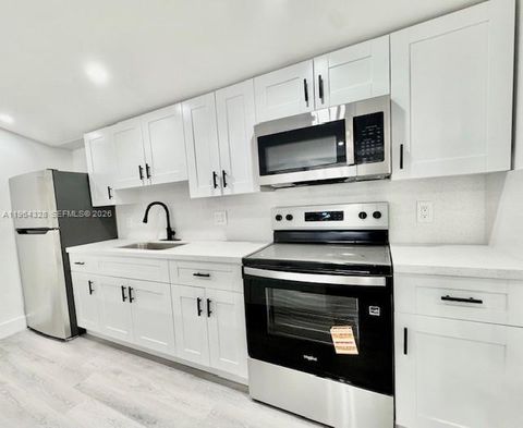 2806 Taylor St C Hollywood FL 33020