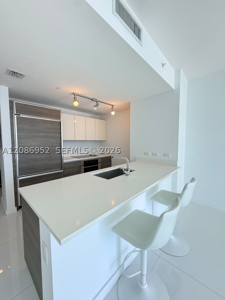1100 S MIAMI AV 3302