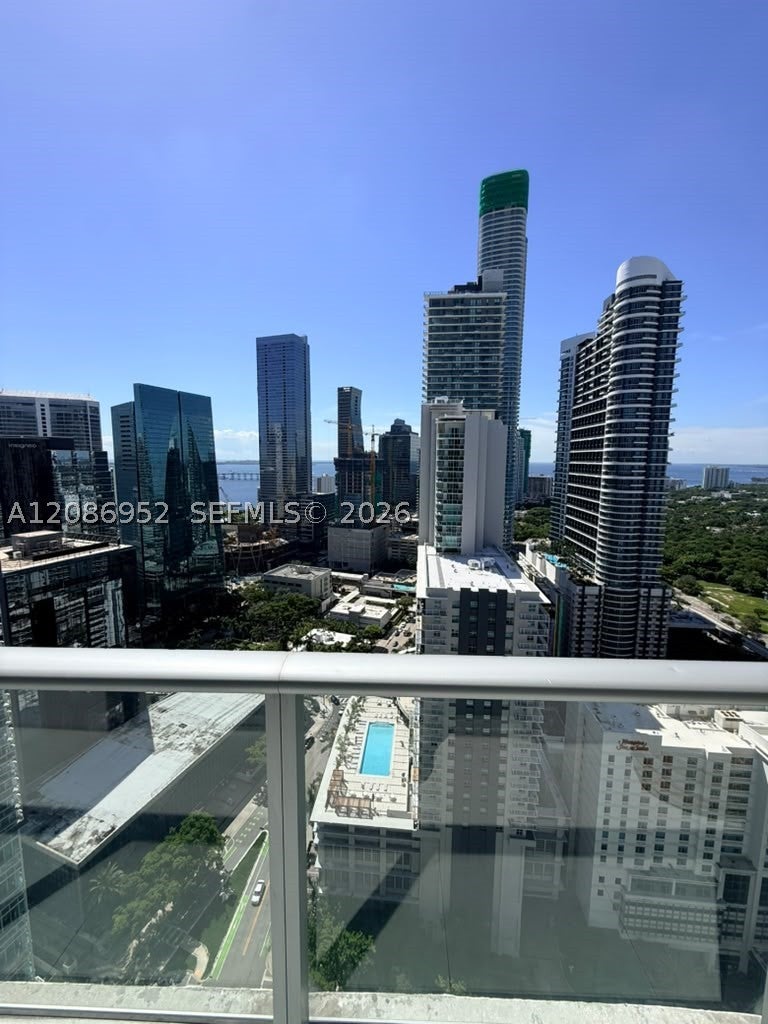 1100 S MIAMI AV 3302