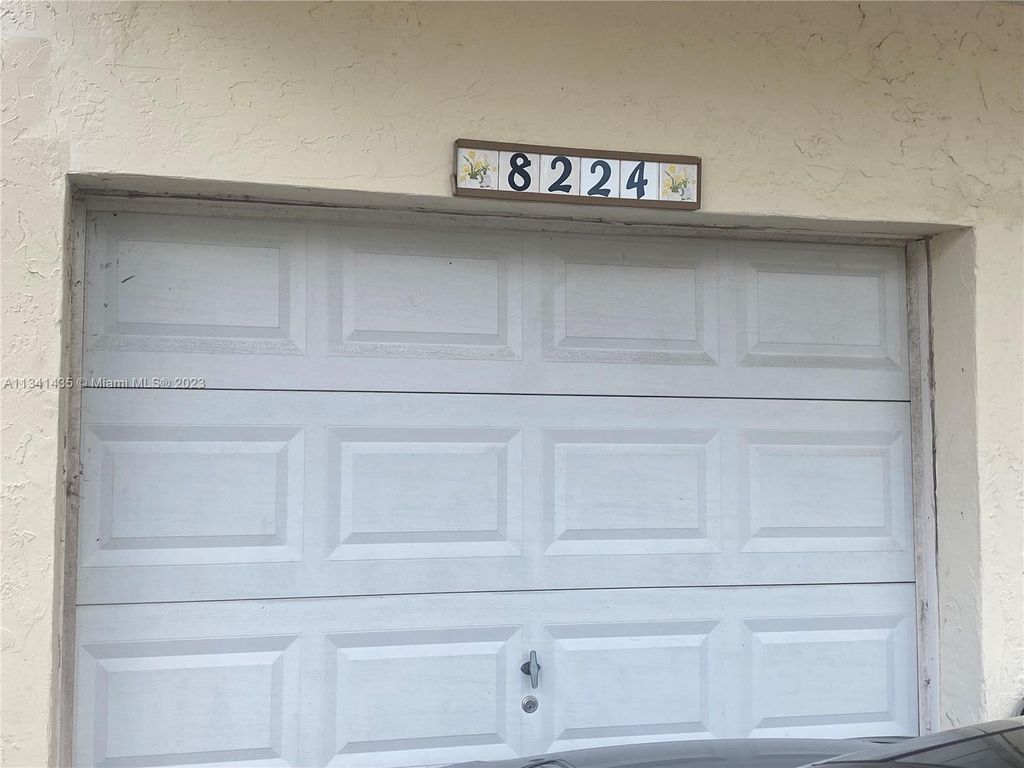 listing image 0