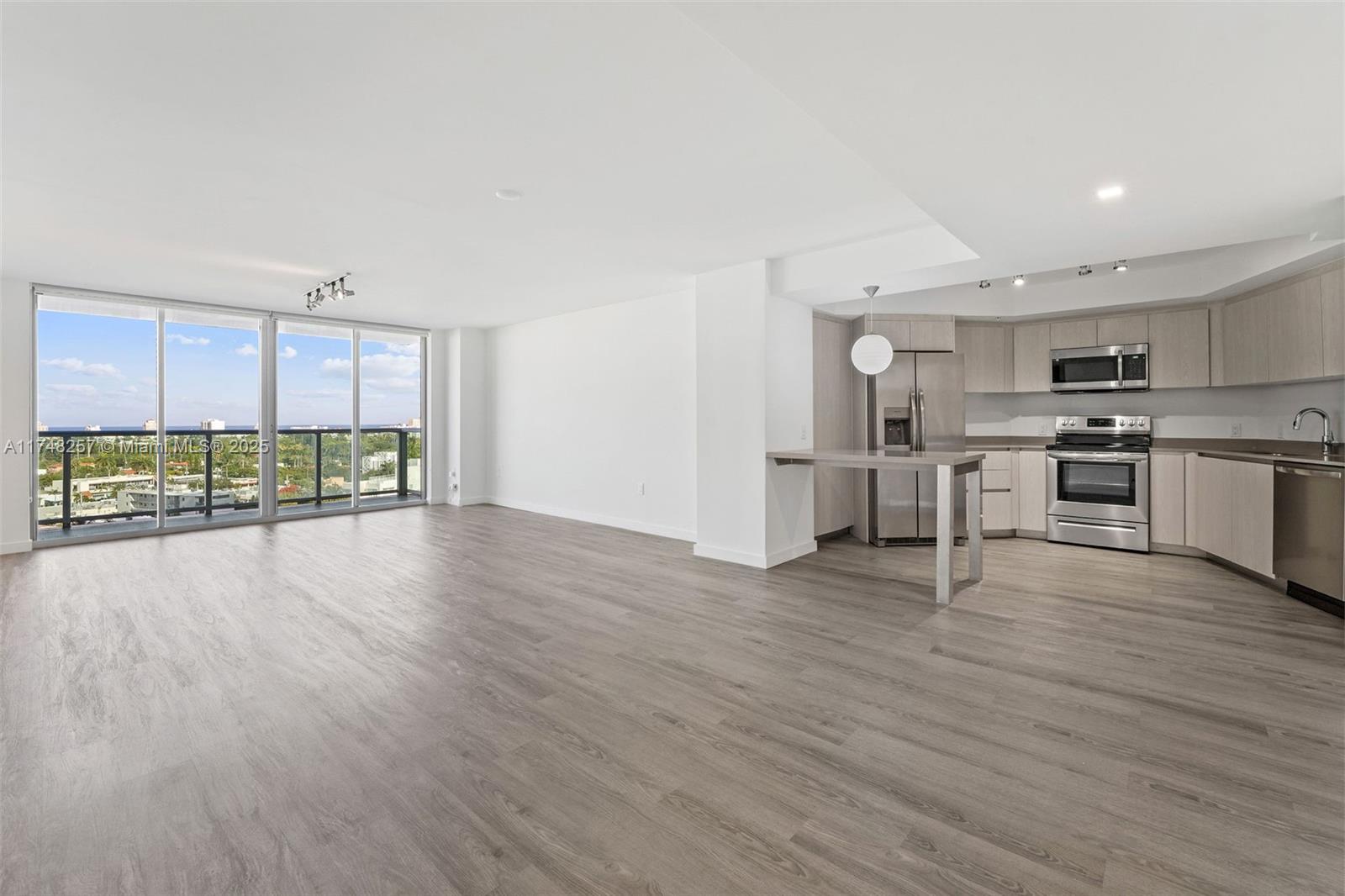 Rental Property at 1500 Bay Rd M-1212, Miami Beach, Miami-Dade County, Florida - Bedrooms: 1 
Bathrooms: 1  - $3,748 MO.