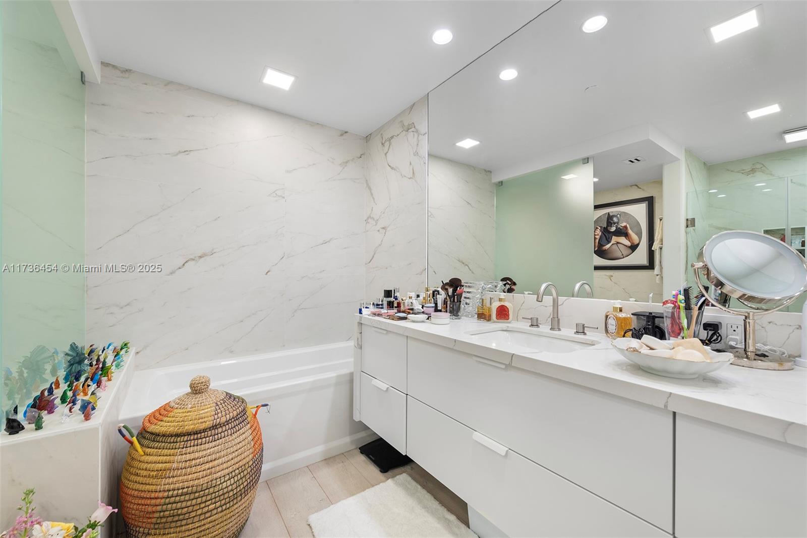 SEASIDE CONDO - Residential Lease