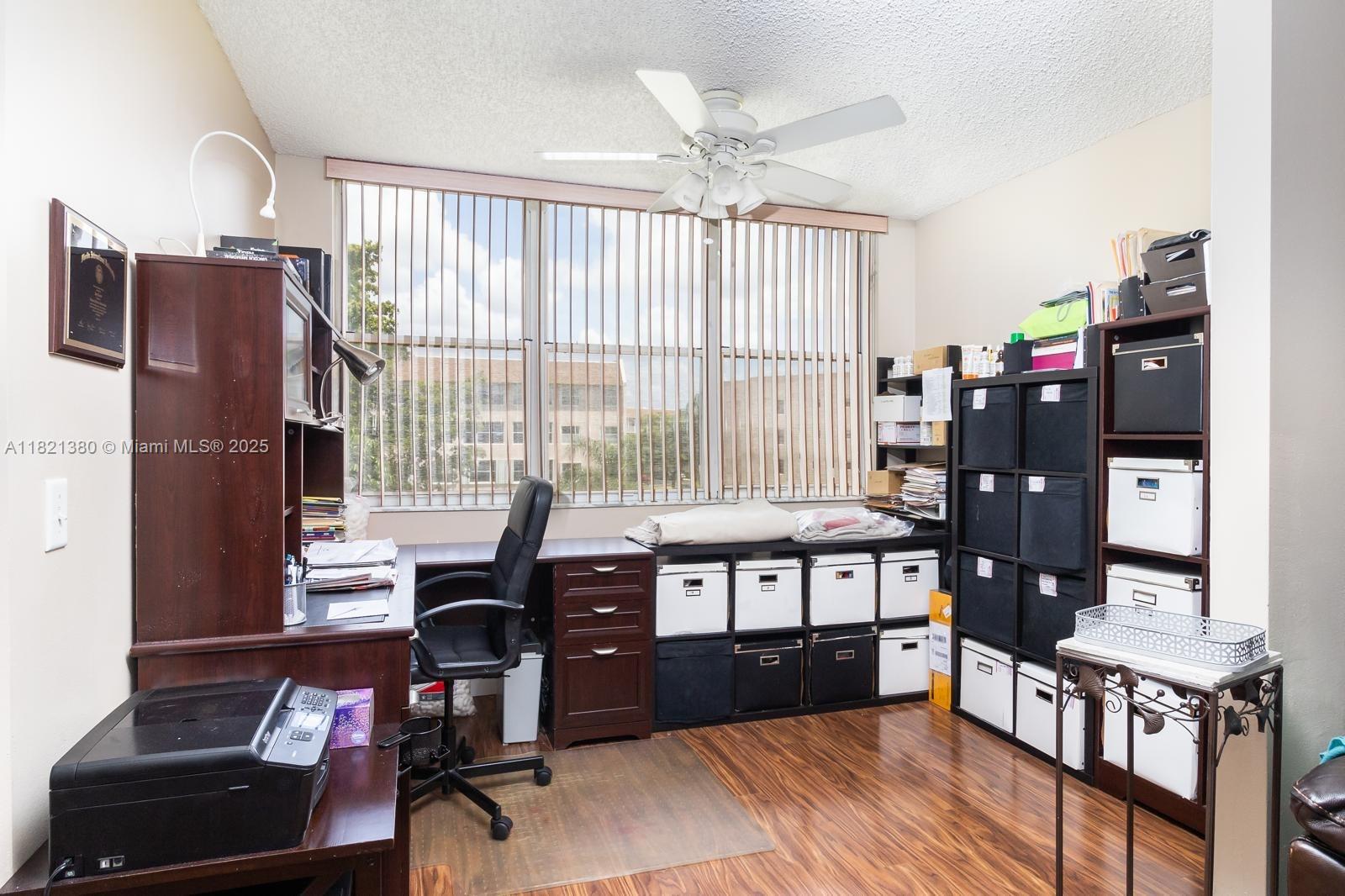 SUNRISE LAKES 187 CONDO - Residential