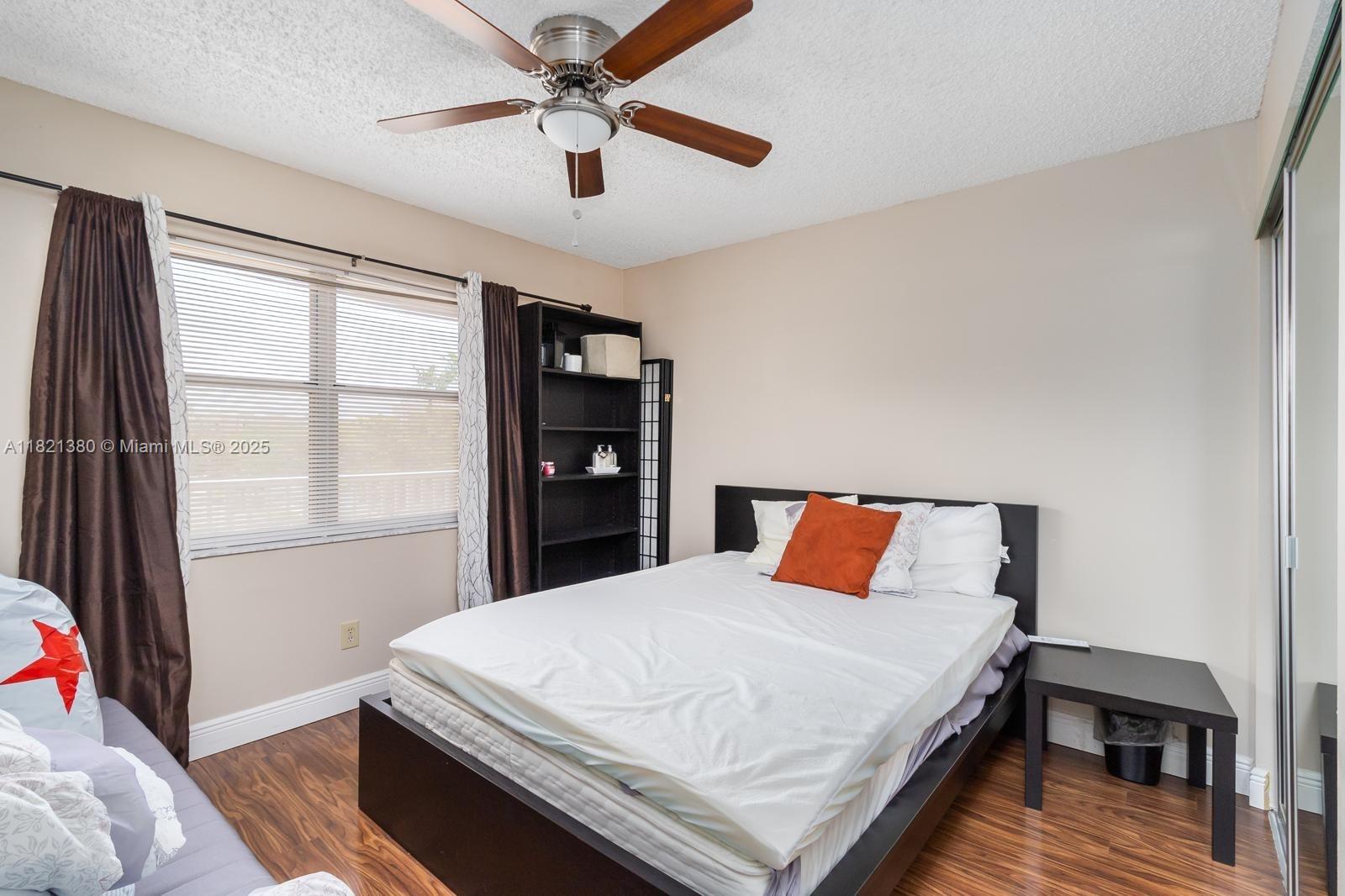 SUNRISE LAKES 187 CONDO - Residential