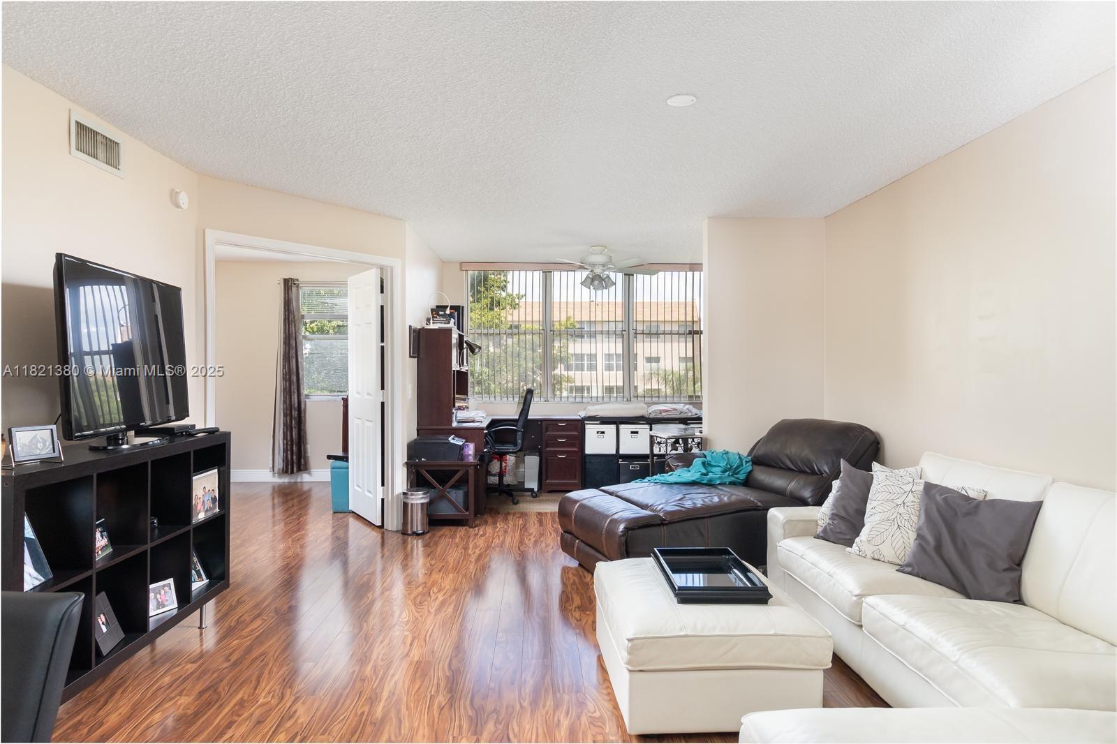 SUNRISE LAKES 187 CONDO - Residential