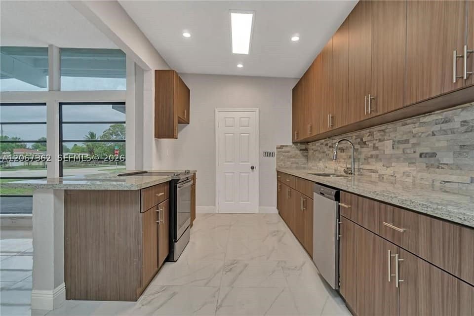 486 W Evanston Cir