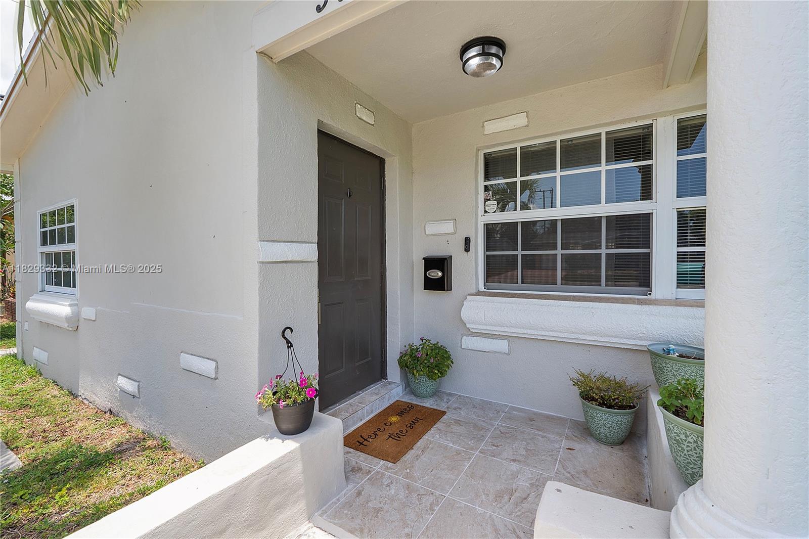 3301 NW 42nd St, Lauderdale Lakes, FL, 33309/$469,900 1 3301 NW 42nd St