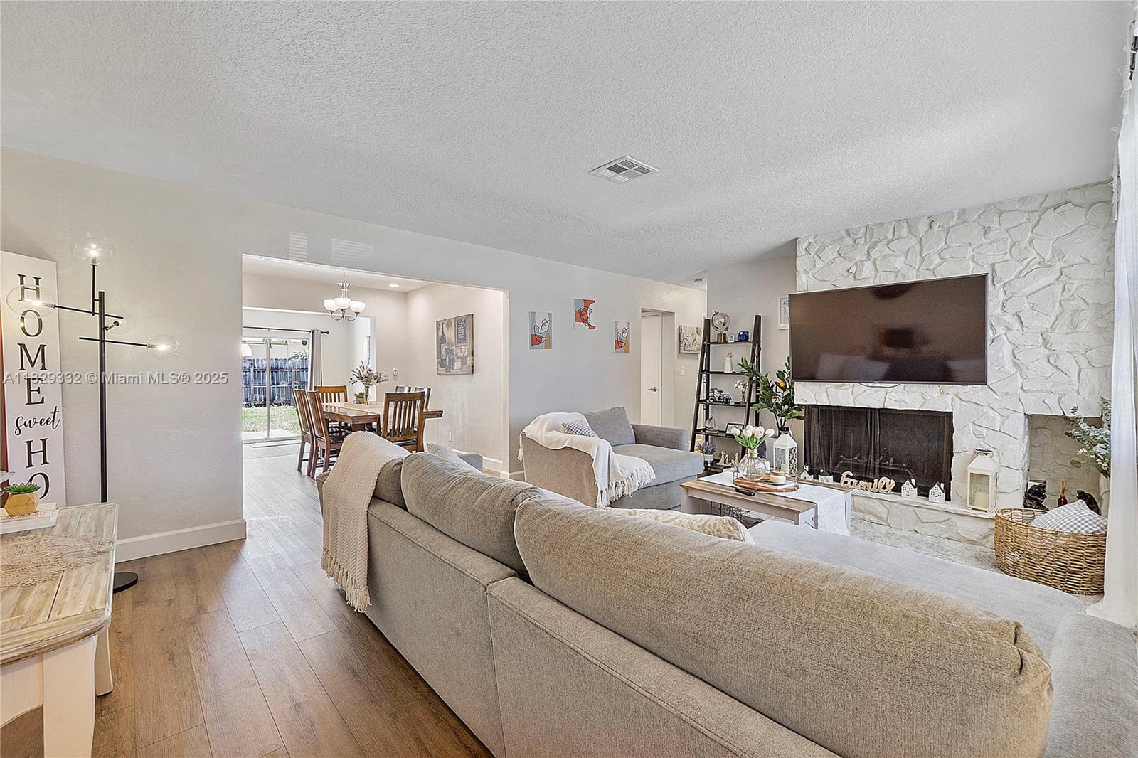 3301 NW 42nd St, Lauderdale Lakes, FL, 33309/$469,900 3 3301 NW 42nd St