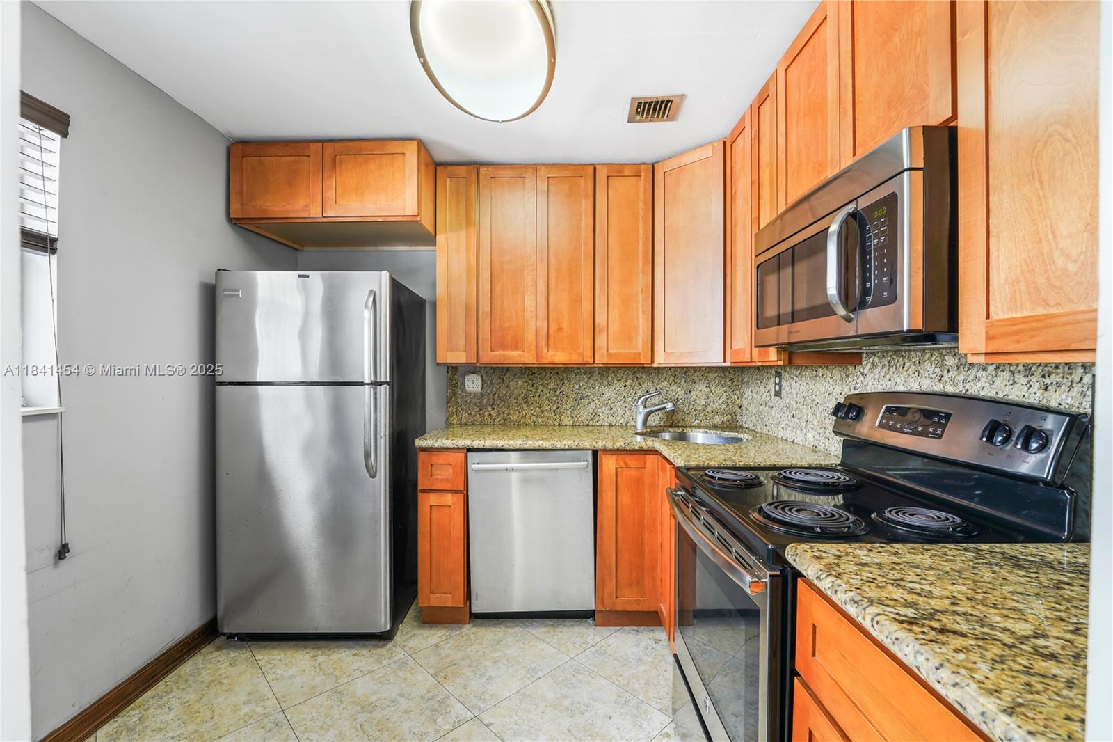 ALTON STAR CONDO - Residential Lease