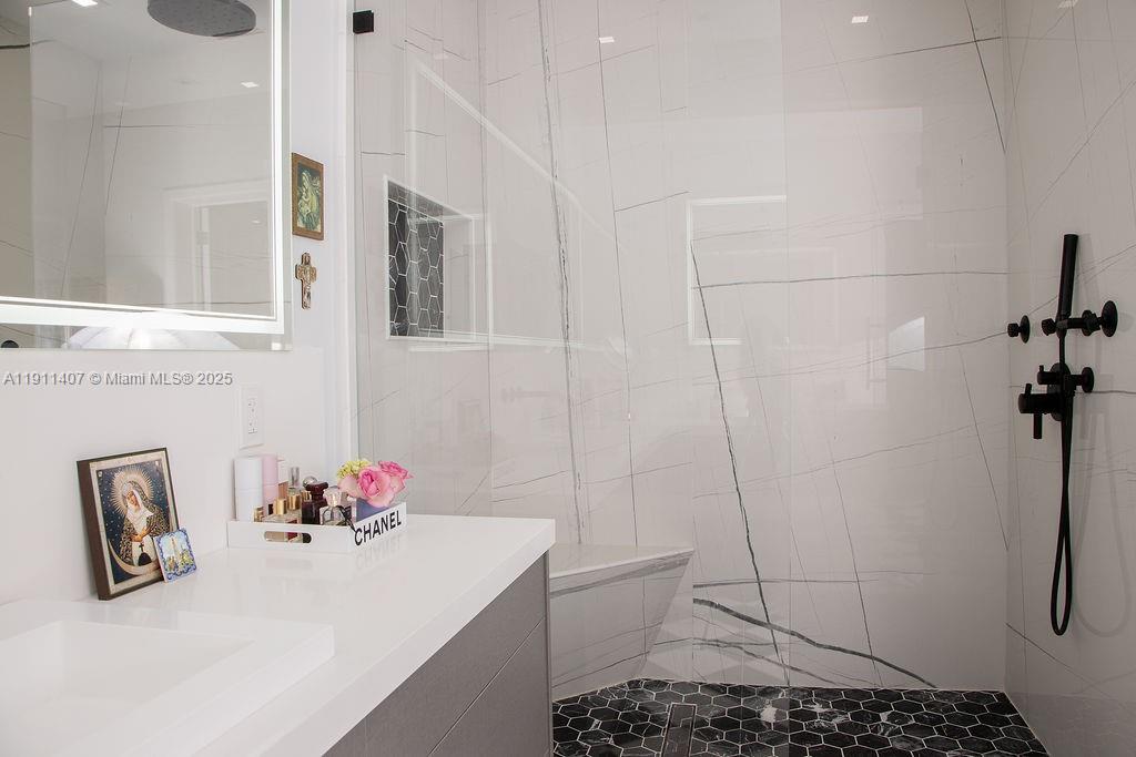 GABLES WATERWAY TOWNHOMES - Residential