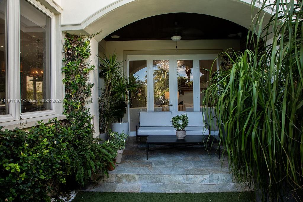 GABLES WATERWAY TOWNHOMES - Residential