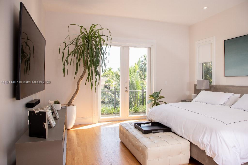 GABLES WATERWAY TOWNHOMES - Residential