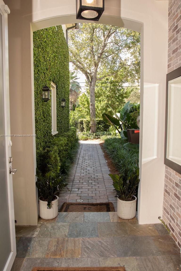 GABLES WATERWAY TOWNHOMES - Residential