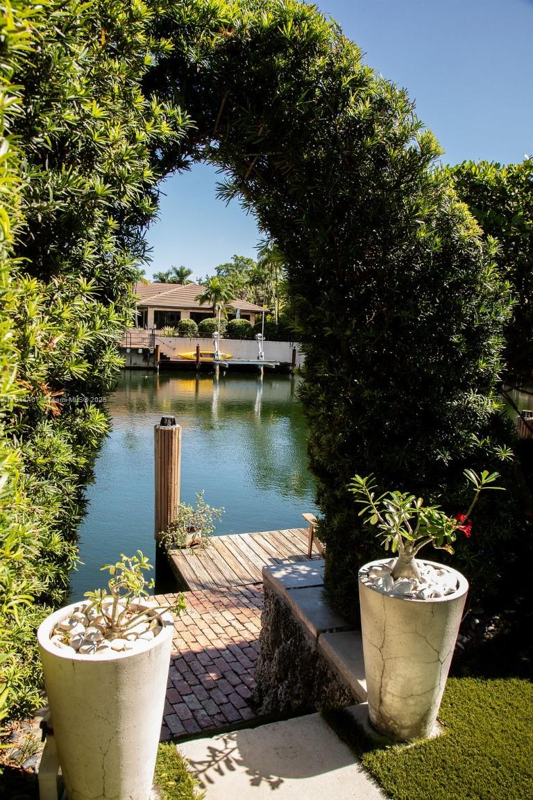 GABLES WATERWAY TOWNHOMES - Residential