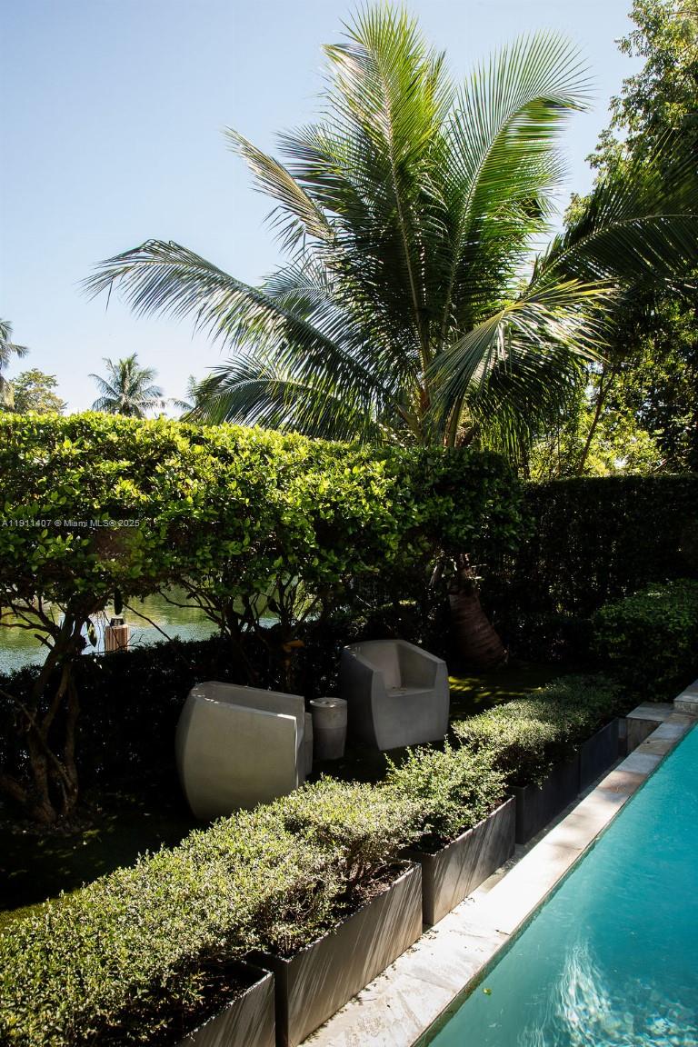 GABLES WATERWAY TOWNHOMES - Residential