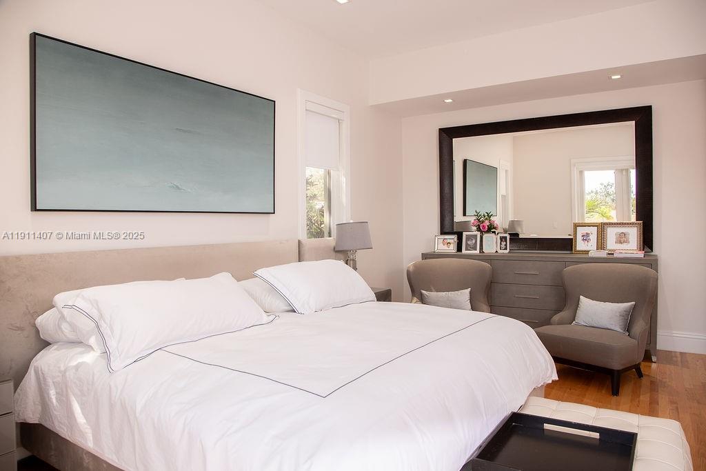 GABLES WATERWAY TOWNHOMES - Residential