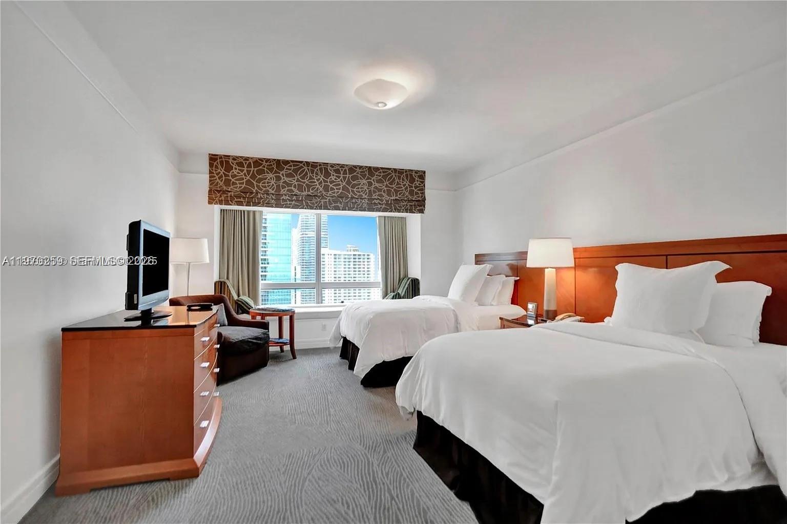 1435 Brickell Ave 3212