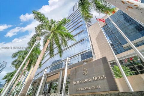 1435 Brickell Ave 3212 Miami FL 33131