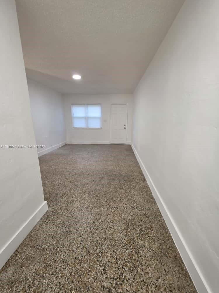 HOLLYWOOD - Residential Lease