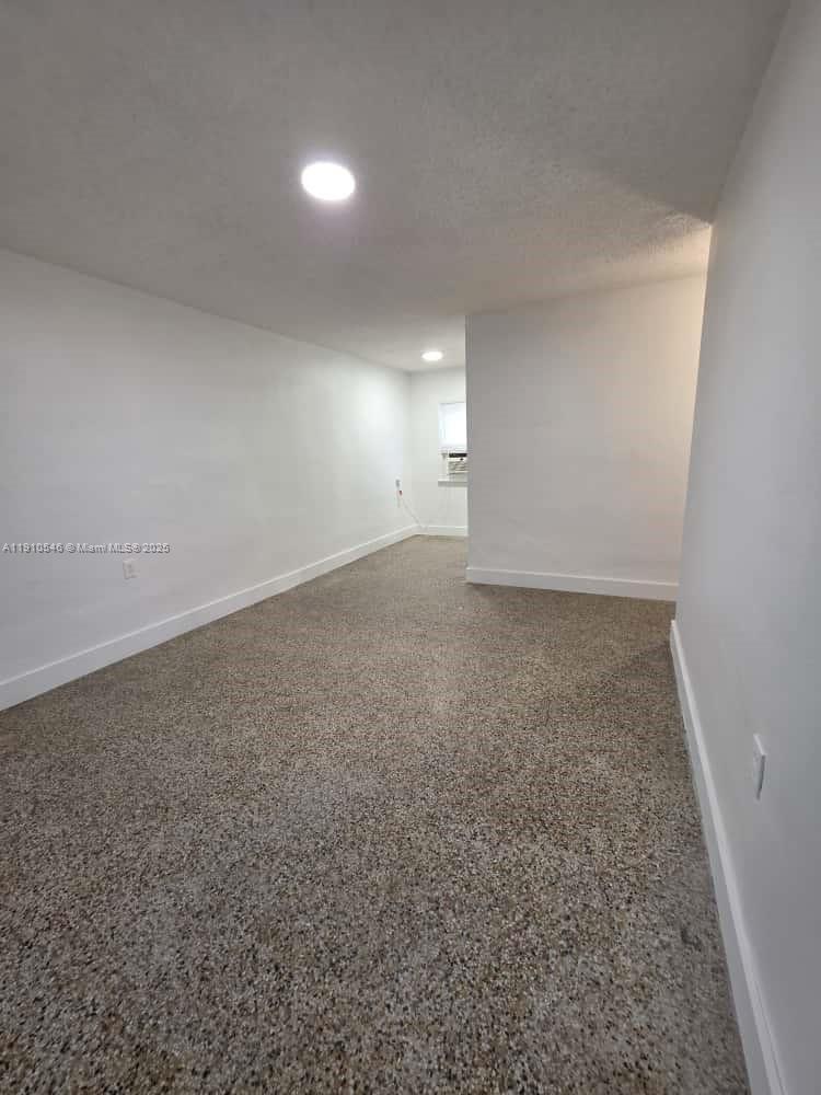 HOLLYWOOD - Residential Lease