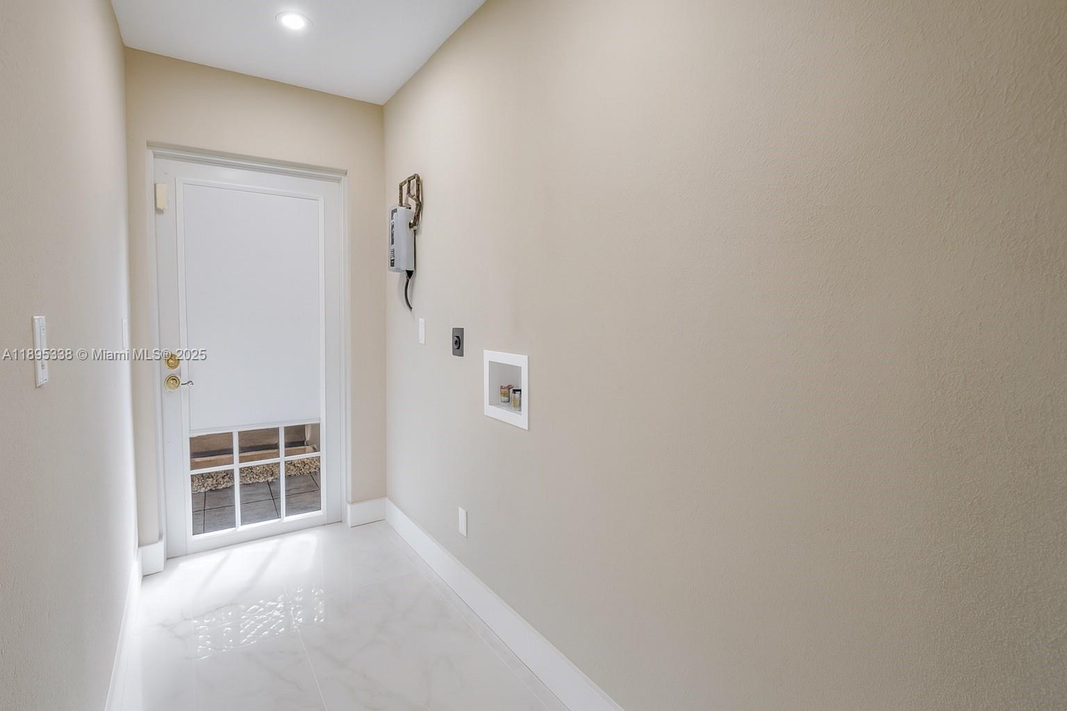 OAKLAND PARK - Residential