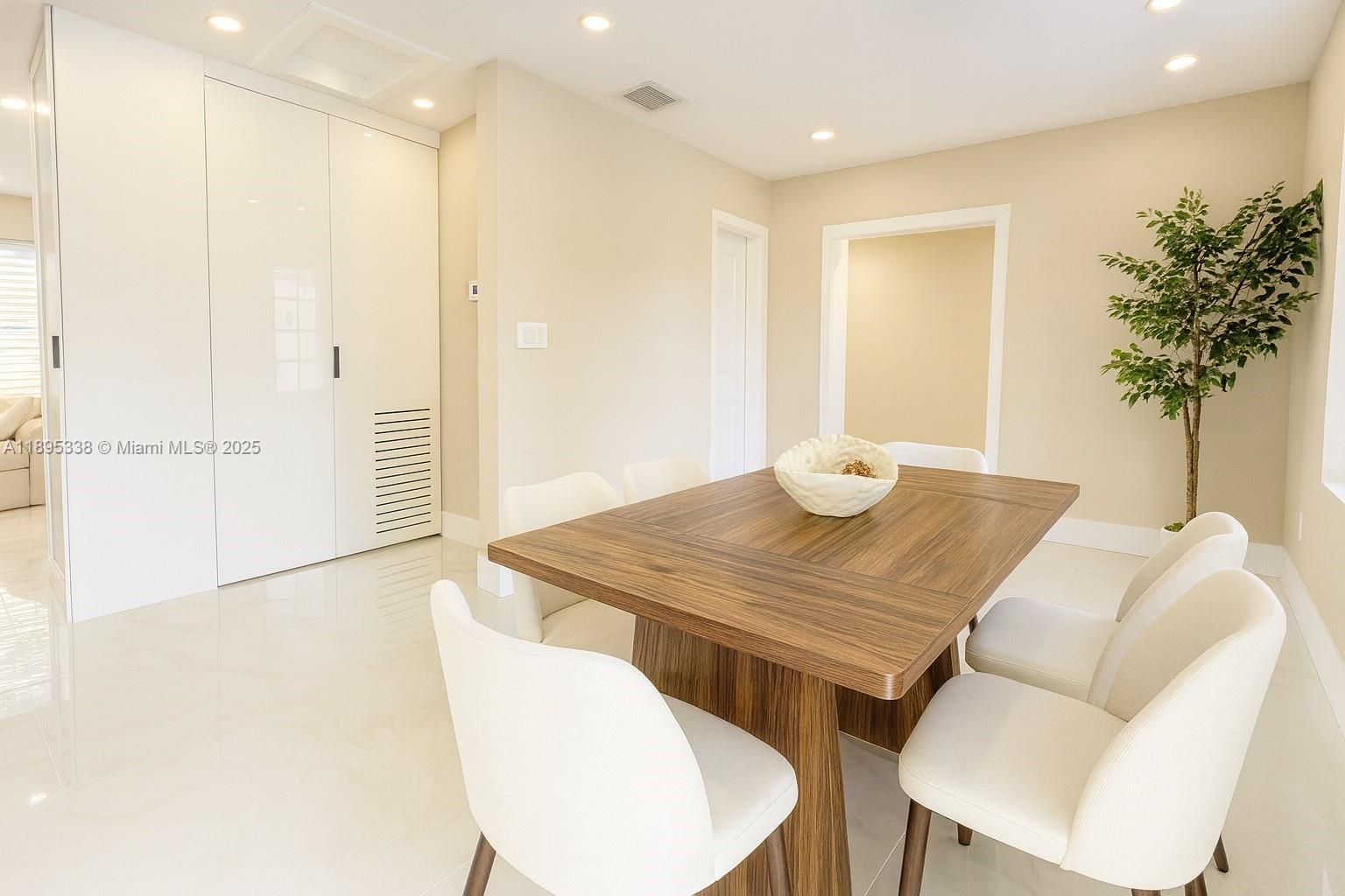 OAKLAND PARK - Residential