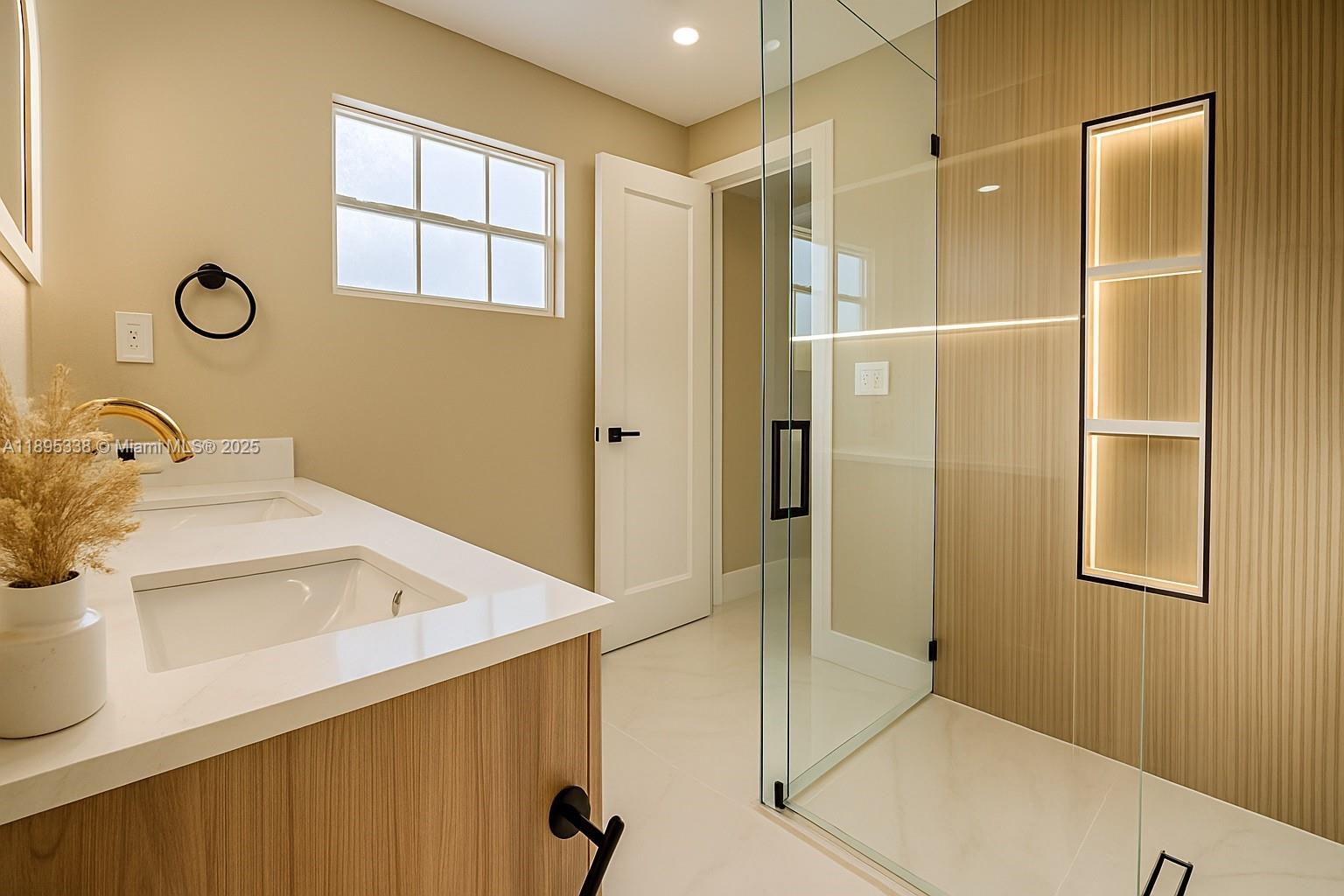 OAKLAND PARK - Residential