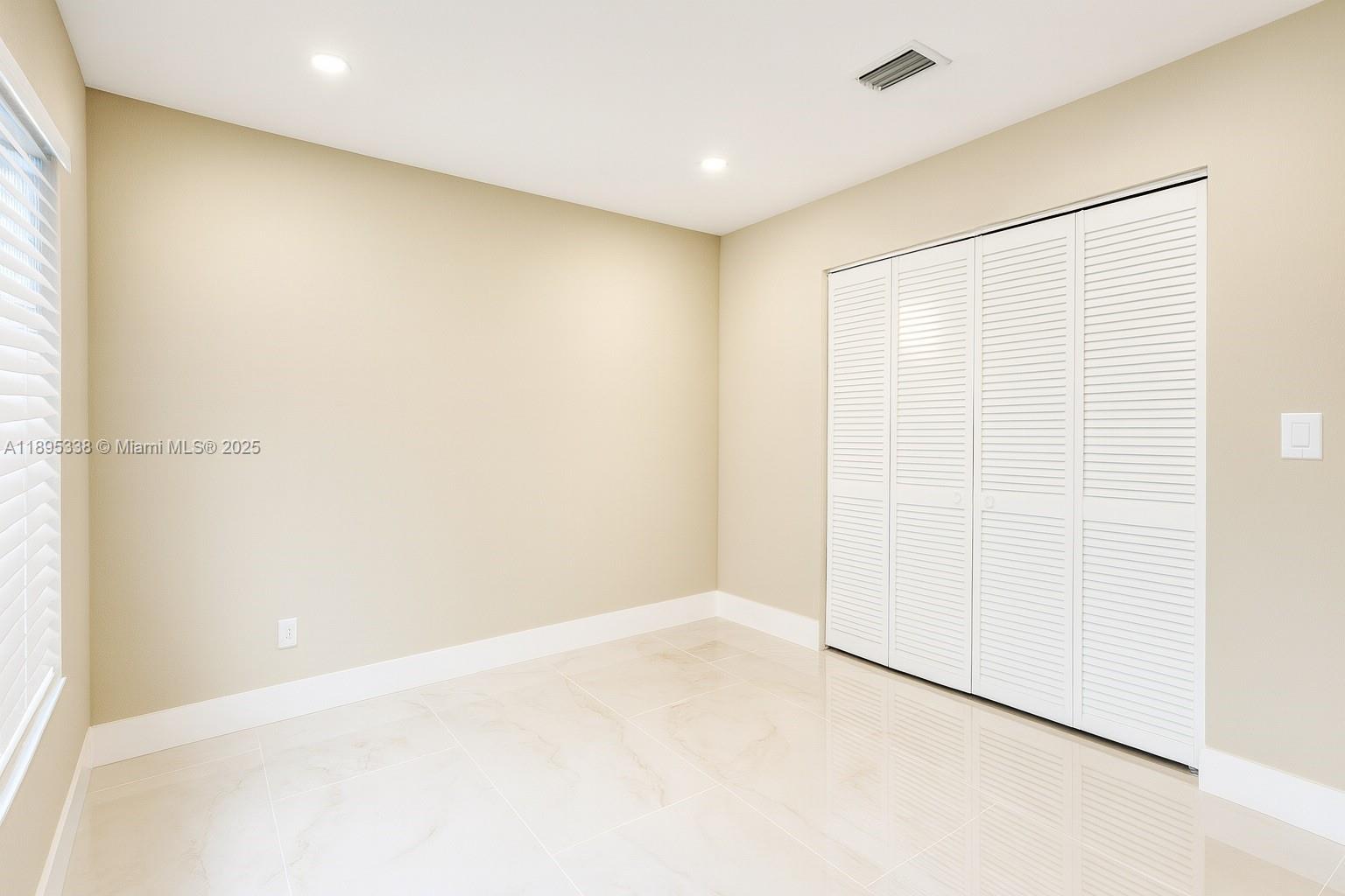 OAKLAND PARK - Residential
