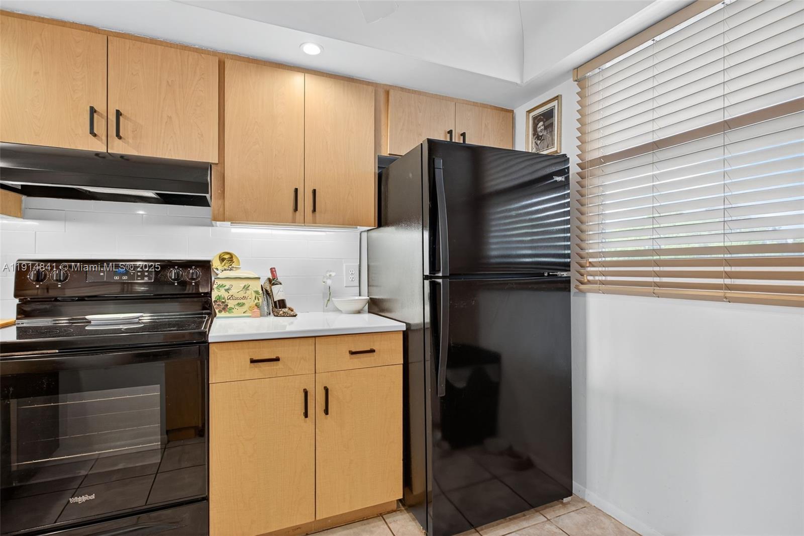 ROYAL PARK CONDO - Residential