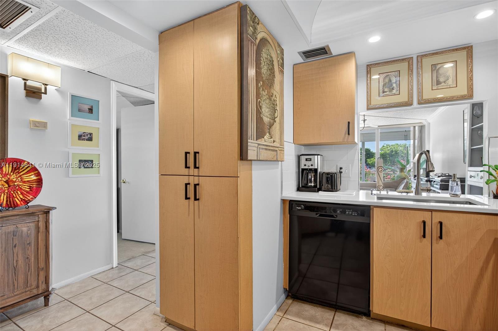 ROYAL PARK CONDO - Residential