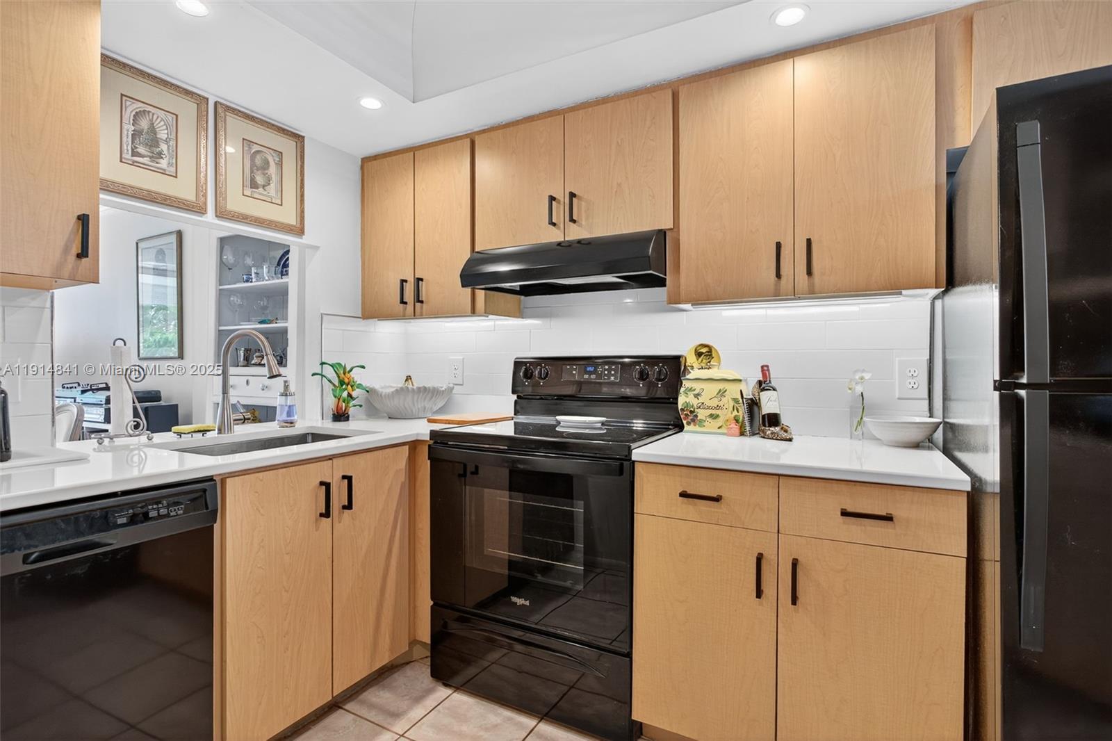 ROYAL PARK CONDO - Residential