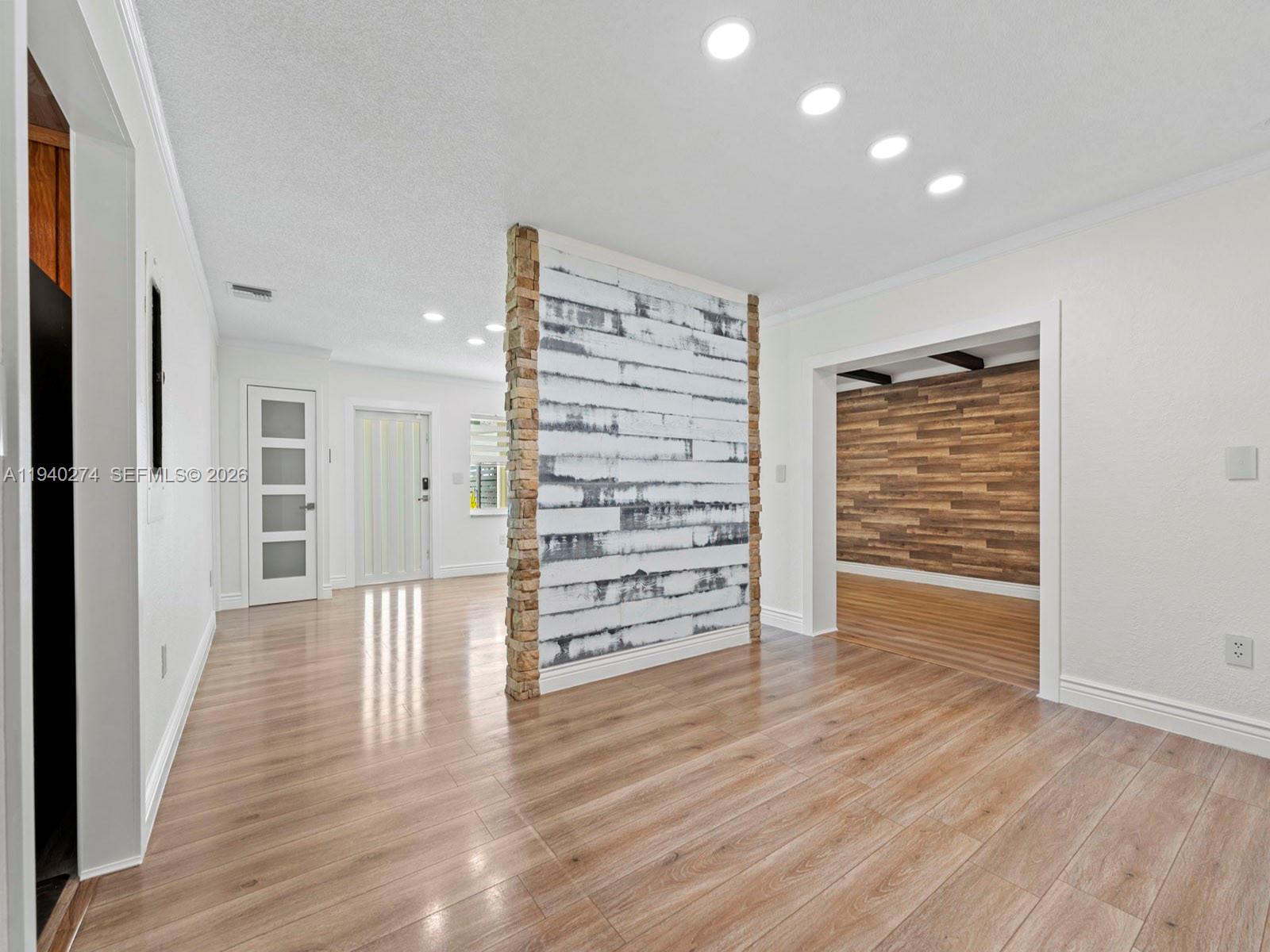 LAKES OF ACADIA UNIT 3 TH - Residential