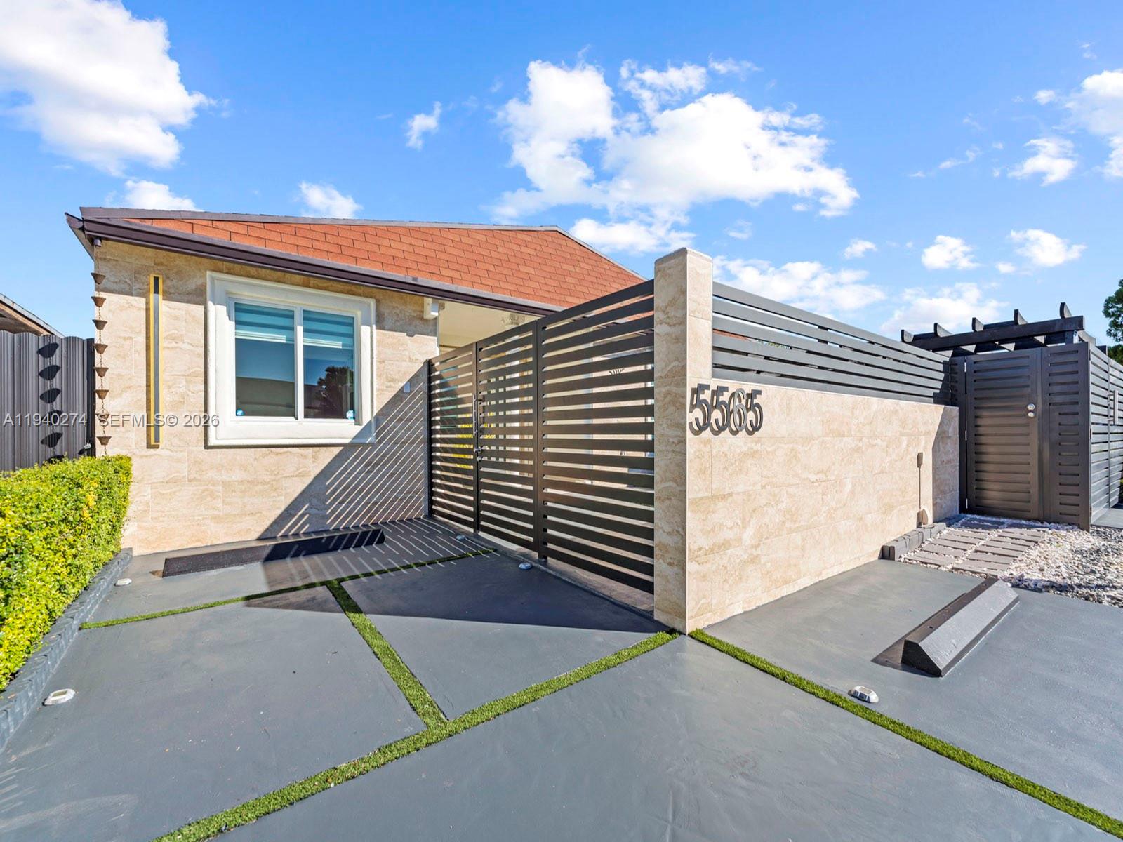 LAKES OF ACADIA UNIT 3 TH - Residential